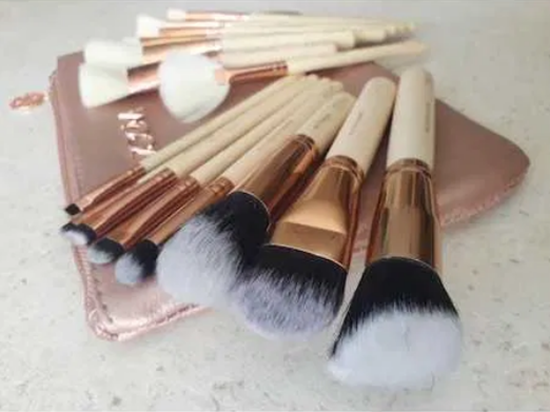 Picture of нов сет четки за грим Зоева 15бр с чантичка Розово Zoeva brush set