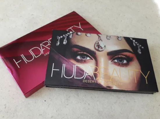 Снимка на нова палитра сенки за очи Худа дезърт Huda Beauty Desert Dusk