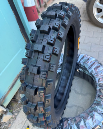 Снимка на мотокрос гума hard 110/90/19 mx3.1 червена линия 059