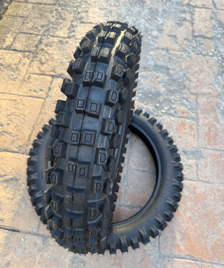 Снимка на Ендуро гума 4.60-17 цола подходяща за черен път